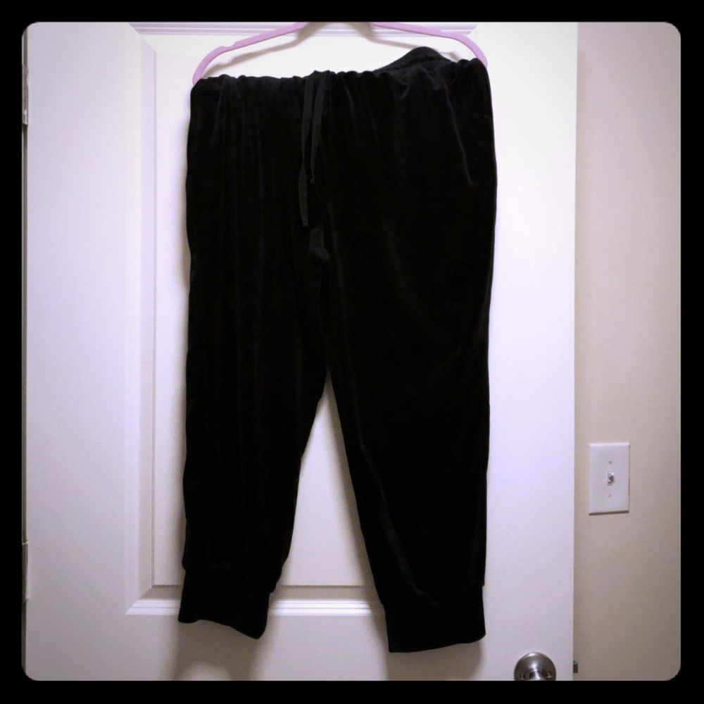 Velvet capris